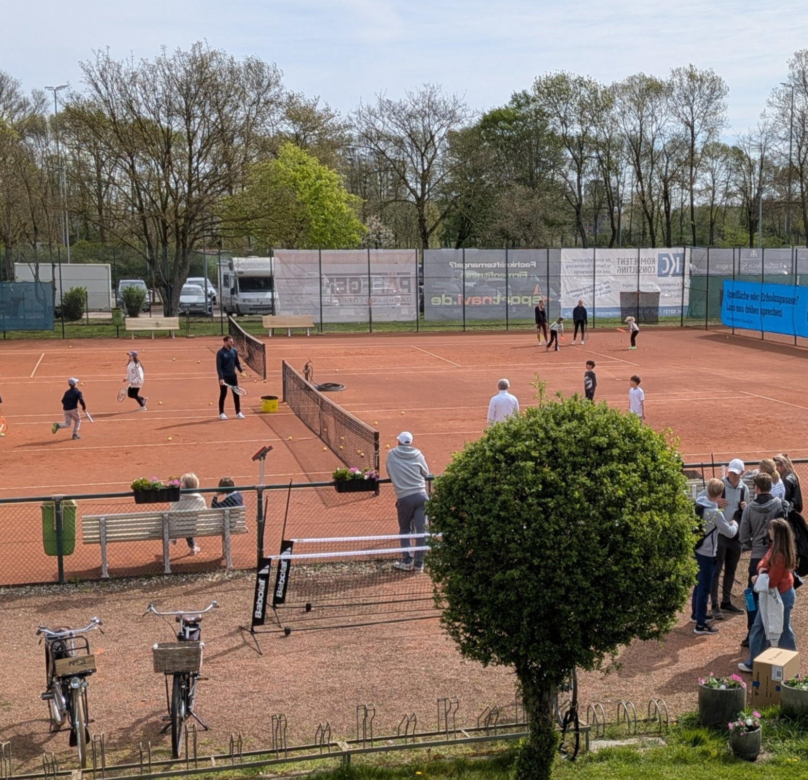 Sandplatz Champs in Aktion